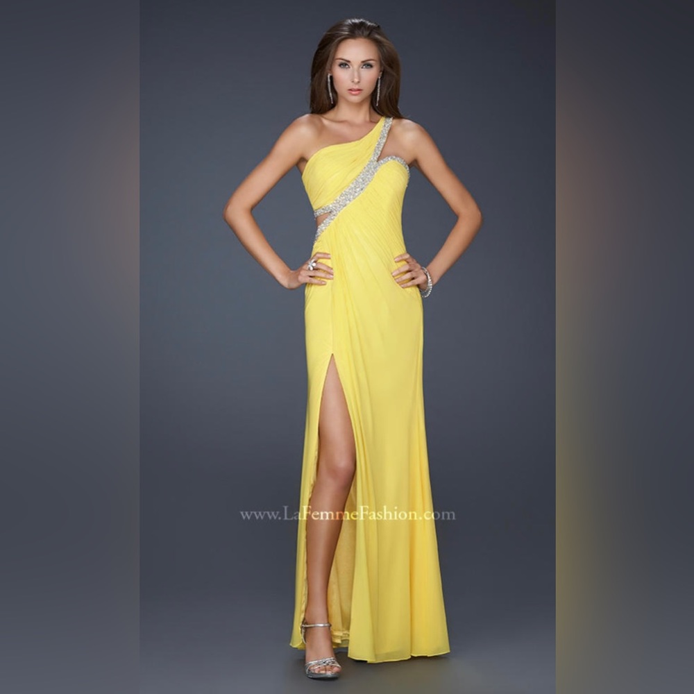 La Femme Yellow Gown/ Prom Dress: Size 0